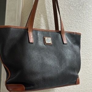 Dooney & bourke bag